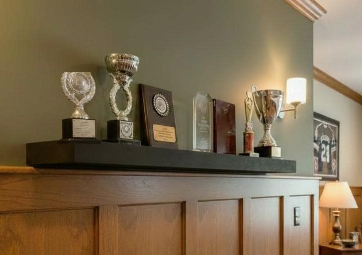 Baseball Trophy Display Shelf with Bat and Medal Holder, Ball Display Rack for Memorabilia, Awards, Trophies and Signed Baseballs